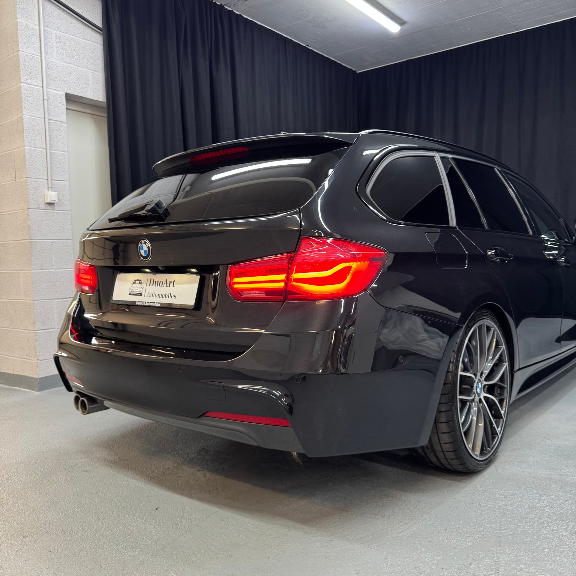 BMW 335d xDrive Touring M Sport Line Steptronic-image-7