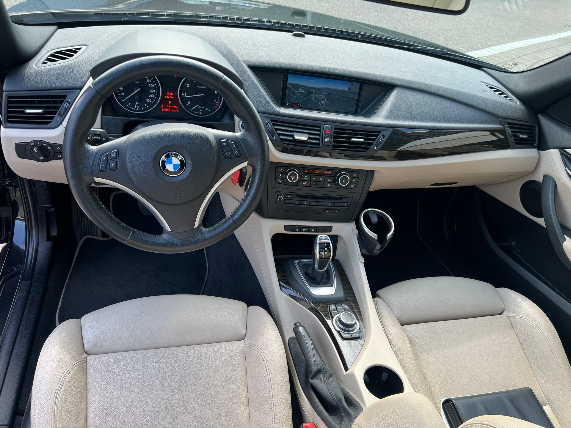 BMW X1 xDrive 28i Steptronic-image-21