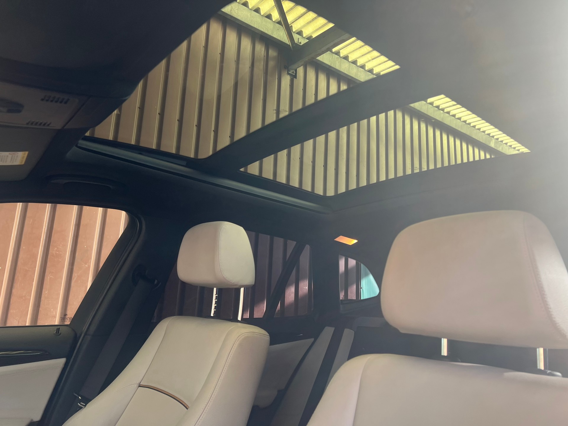 BMW X1 xDrive 28i Steptronic-image-27