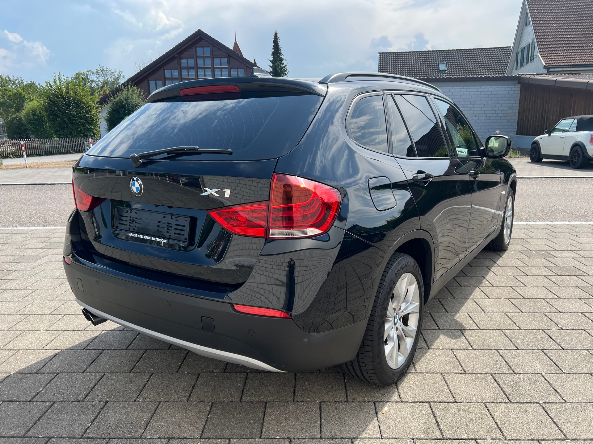 BMW X1 xDrive 28i Steptronic-image-4