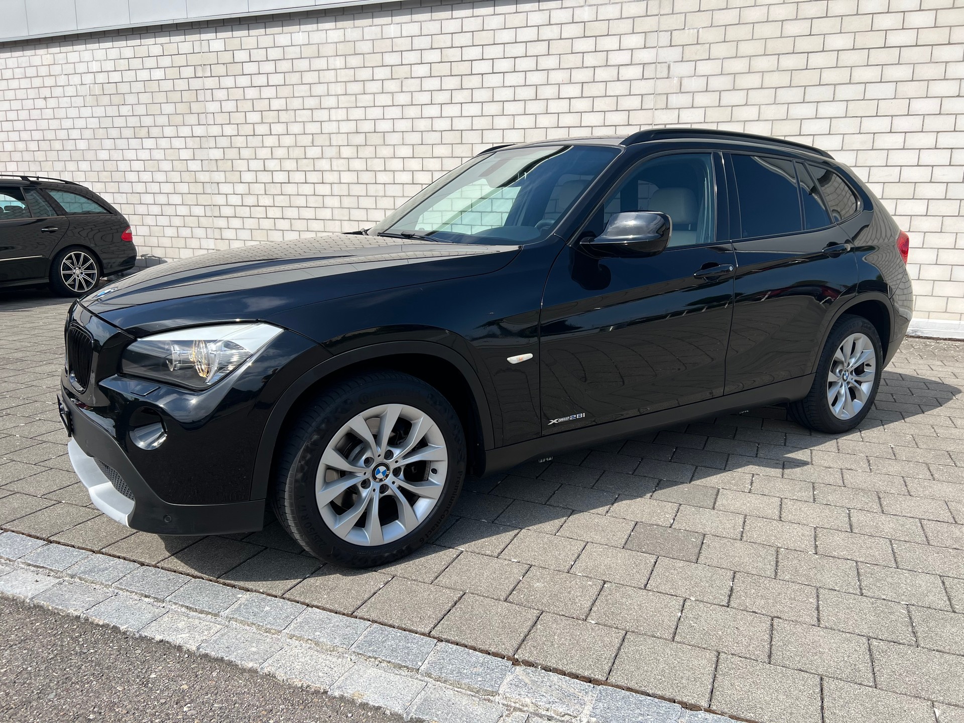 BMW X1 xDrive 28i Steptronic-image-0