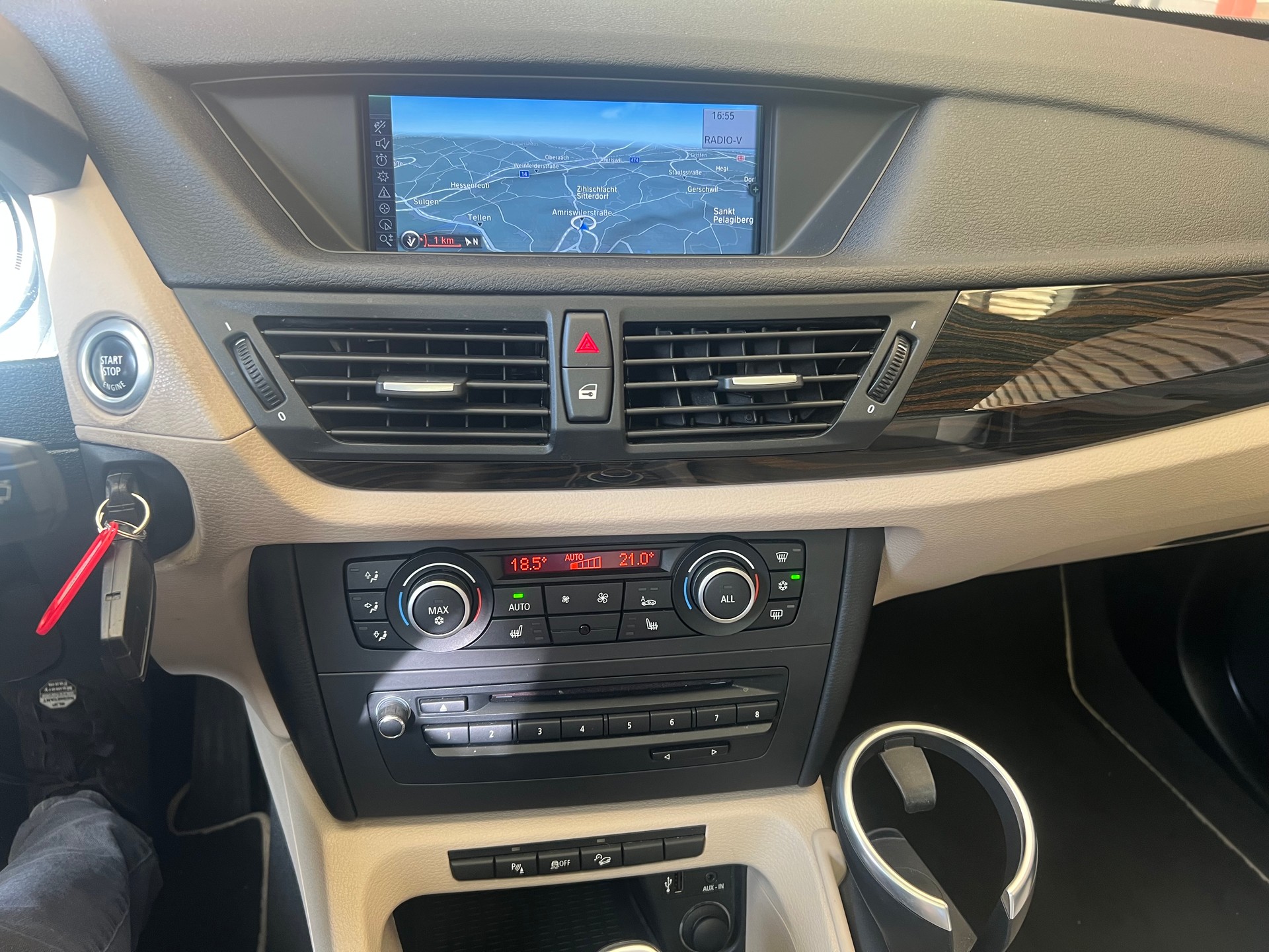 BMW X1 xDrive 28i Steptronic-image-21