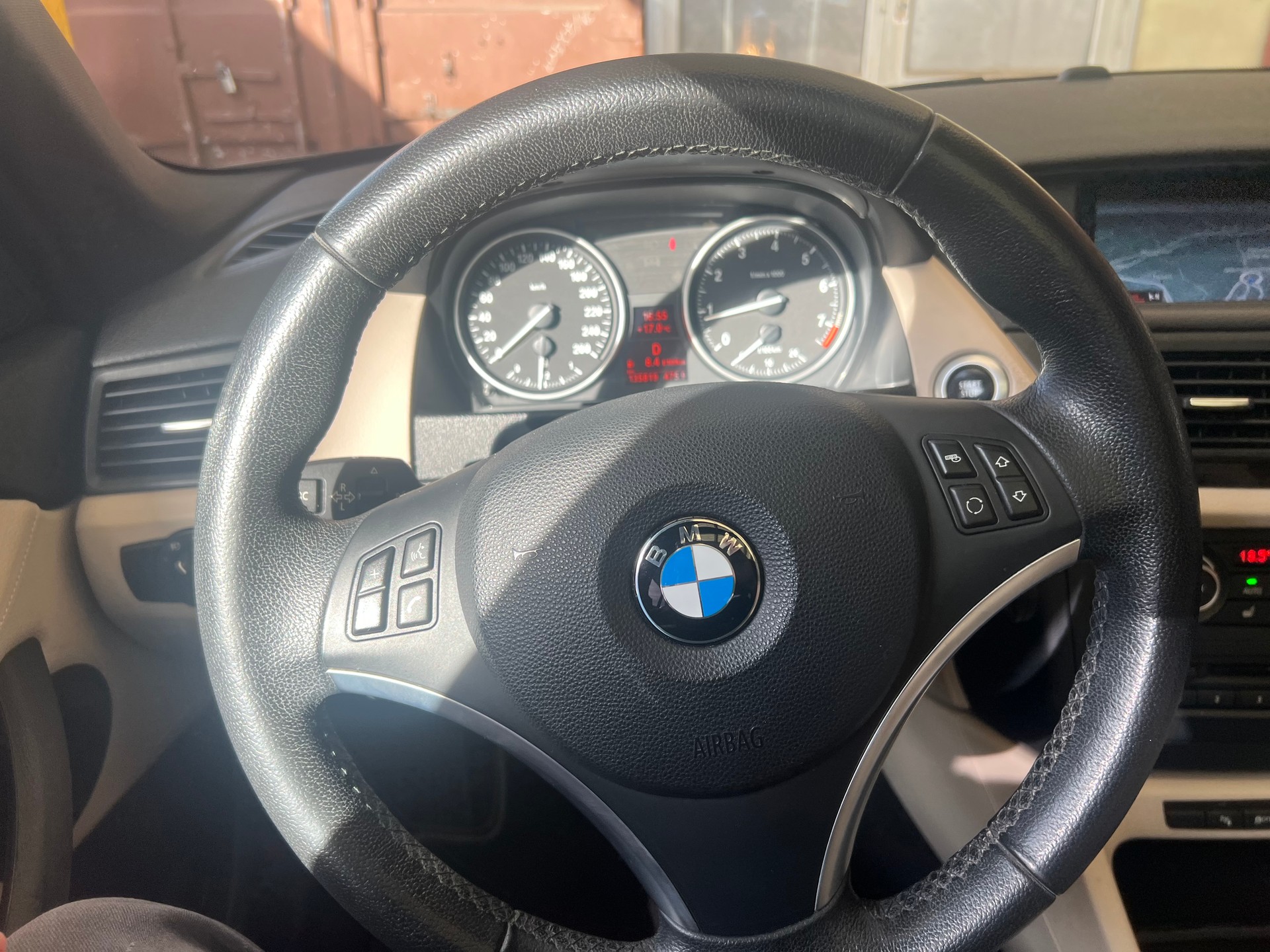 BMW X1 xDrive 28i Steptronic-image-24