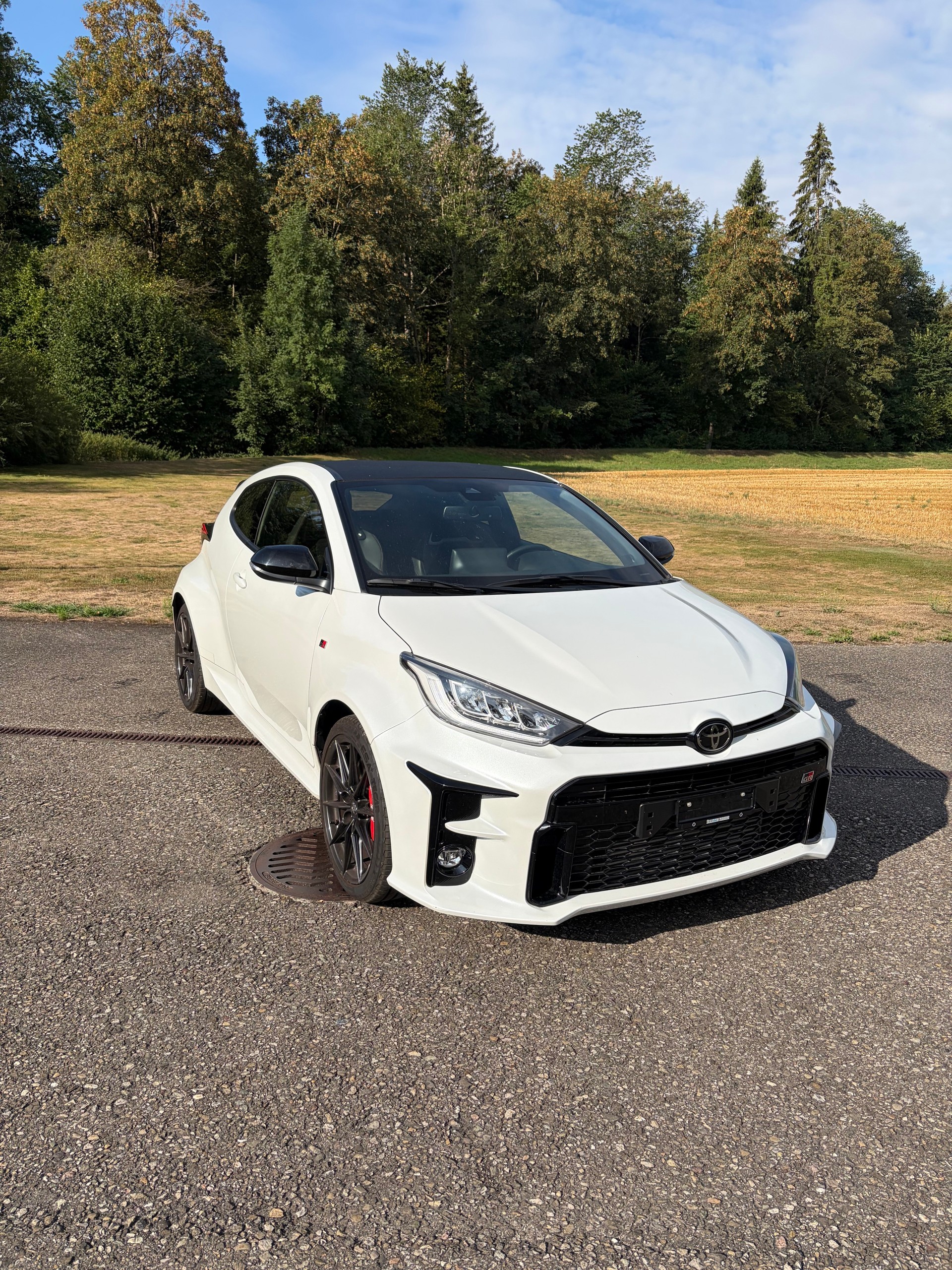TOYOTA Yaris 1.6 GR Sport-image-2