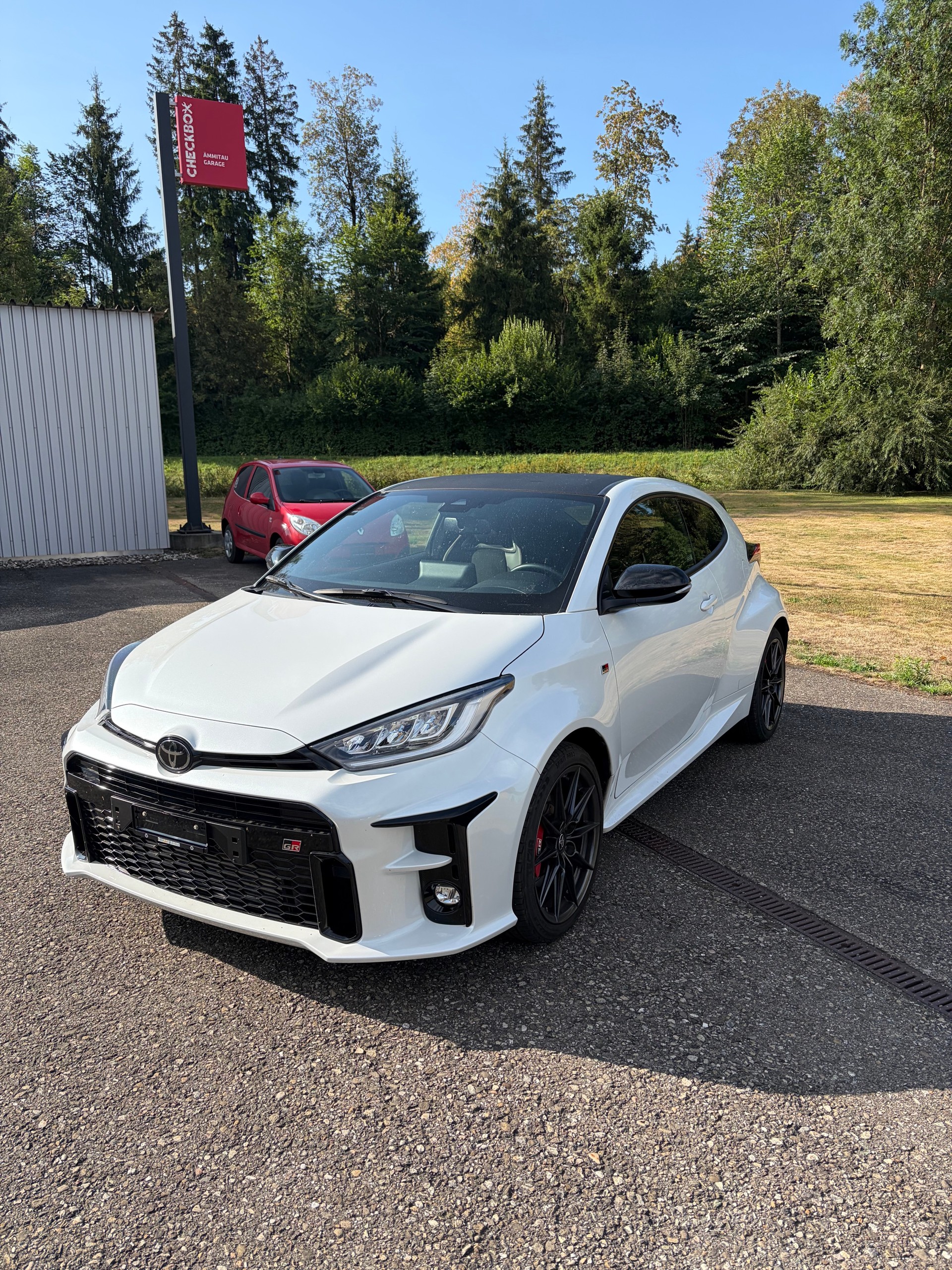 TOYOTA Yaris 1.6 GR Sport-image-1