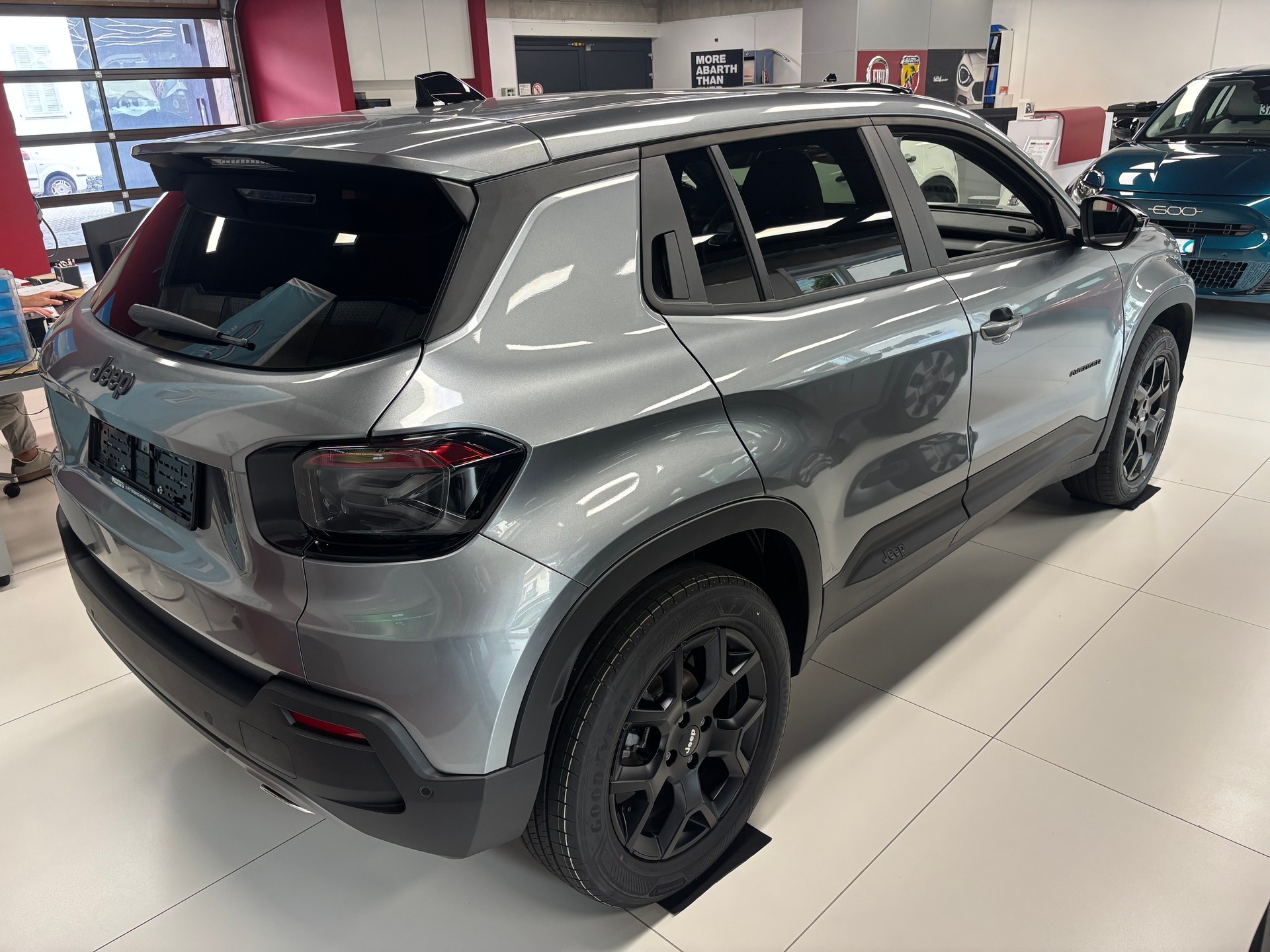 JEEP Avenger 1.2 Turbo MHEV Black Edition-image-1