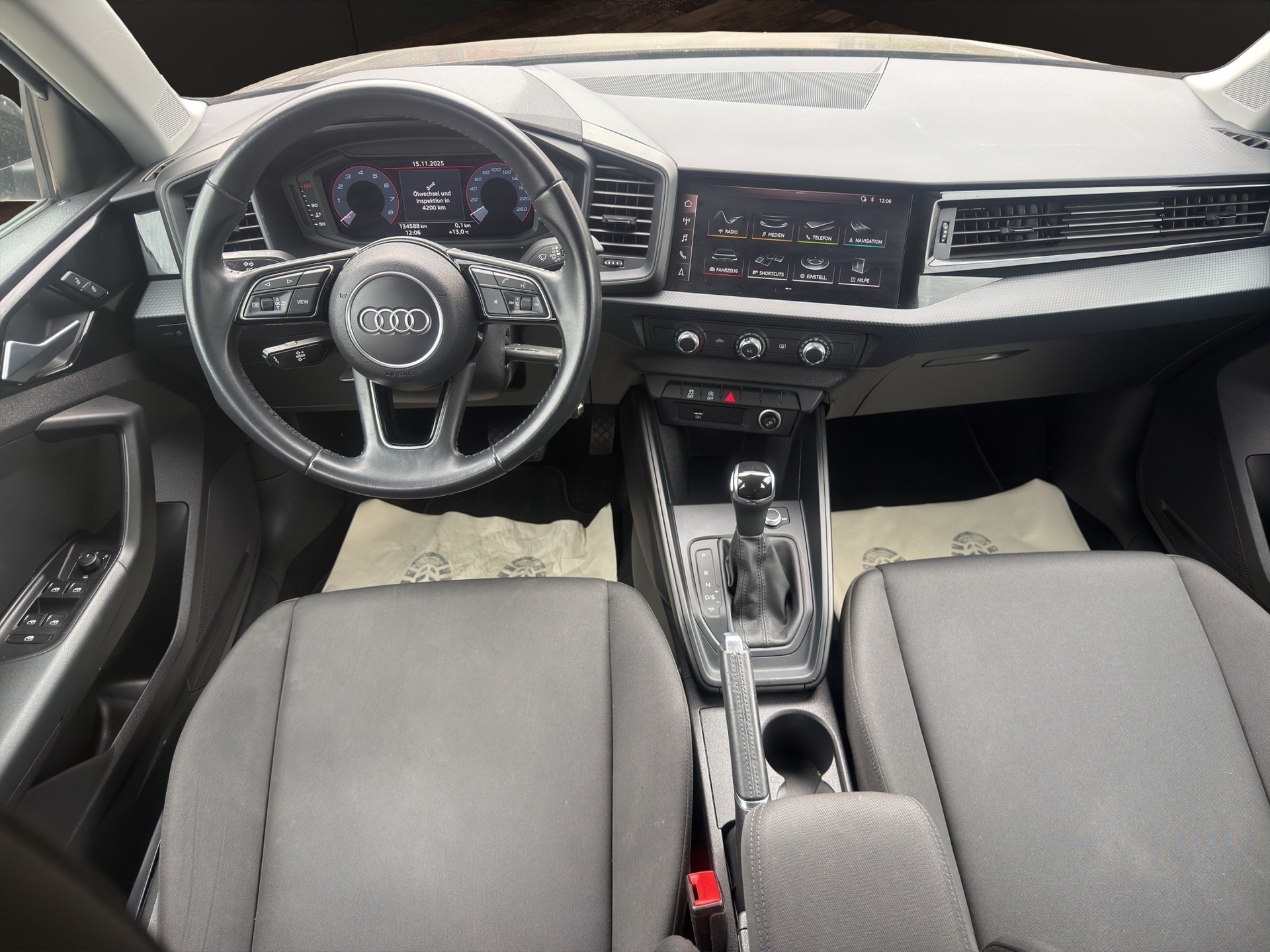 AUDI A1 Sportback 30 TFSI advanced S-tronic-image-10