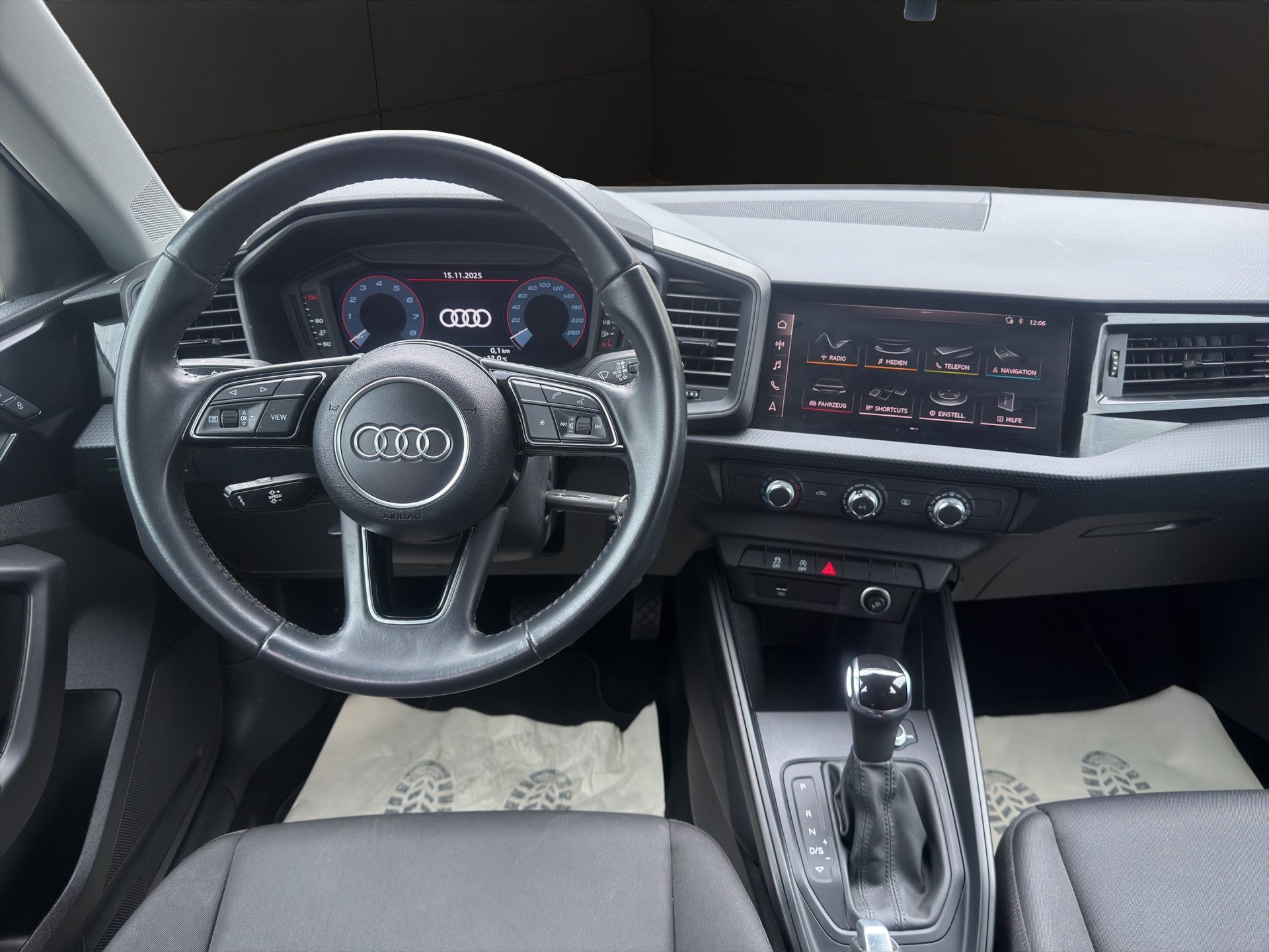 AUDI A1 Sportback 30 TFSI advanced S-tronic-image-11