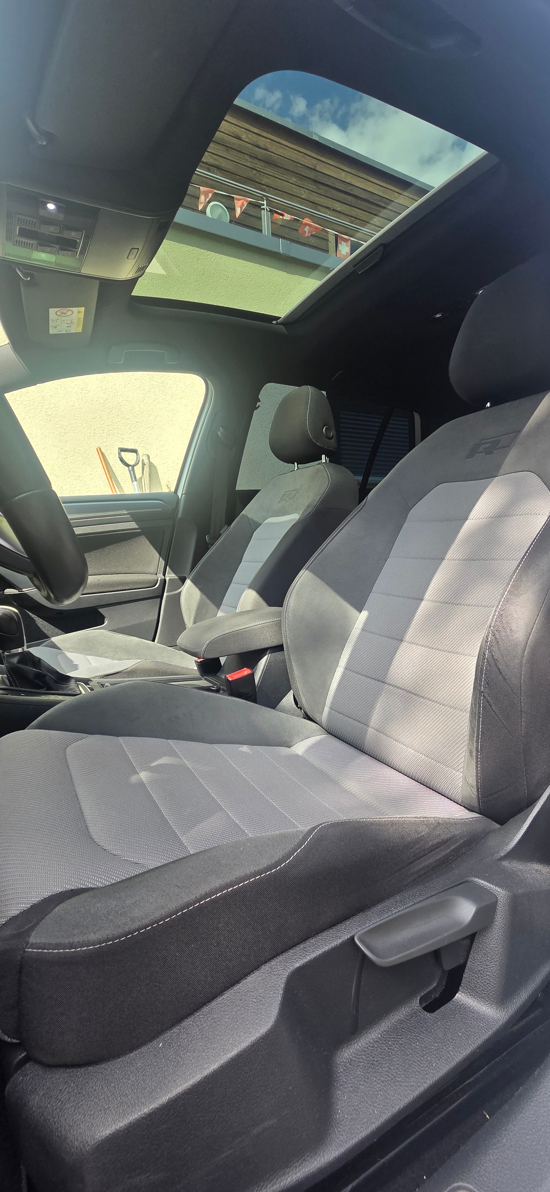 VW 1.2 TSI 105 Carat R-Line DSG7-image-5