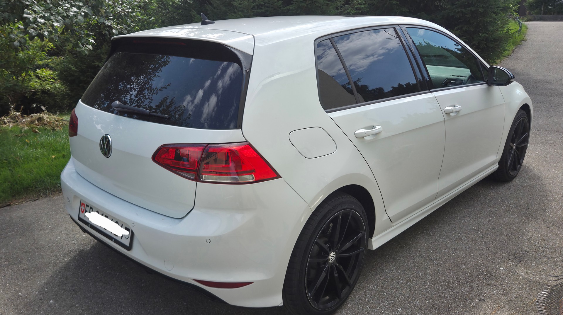 VW 1.2 TSI 105 Carat R-Line DSG7-image-1