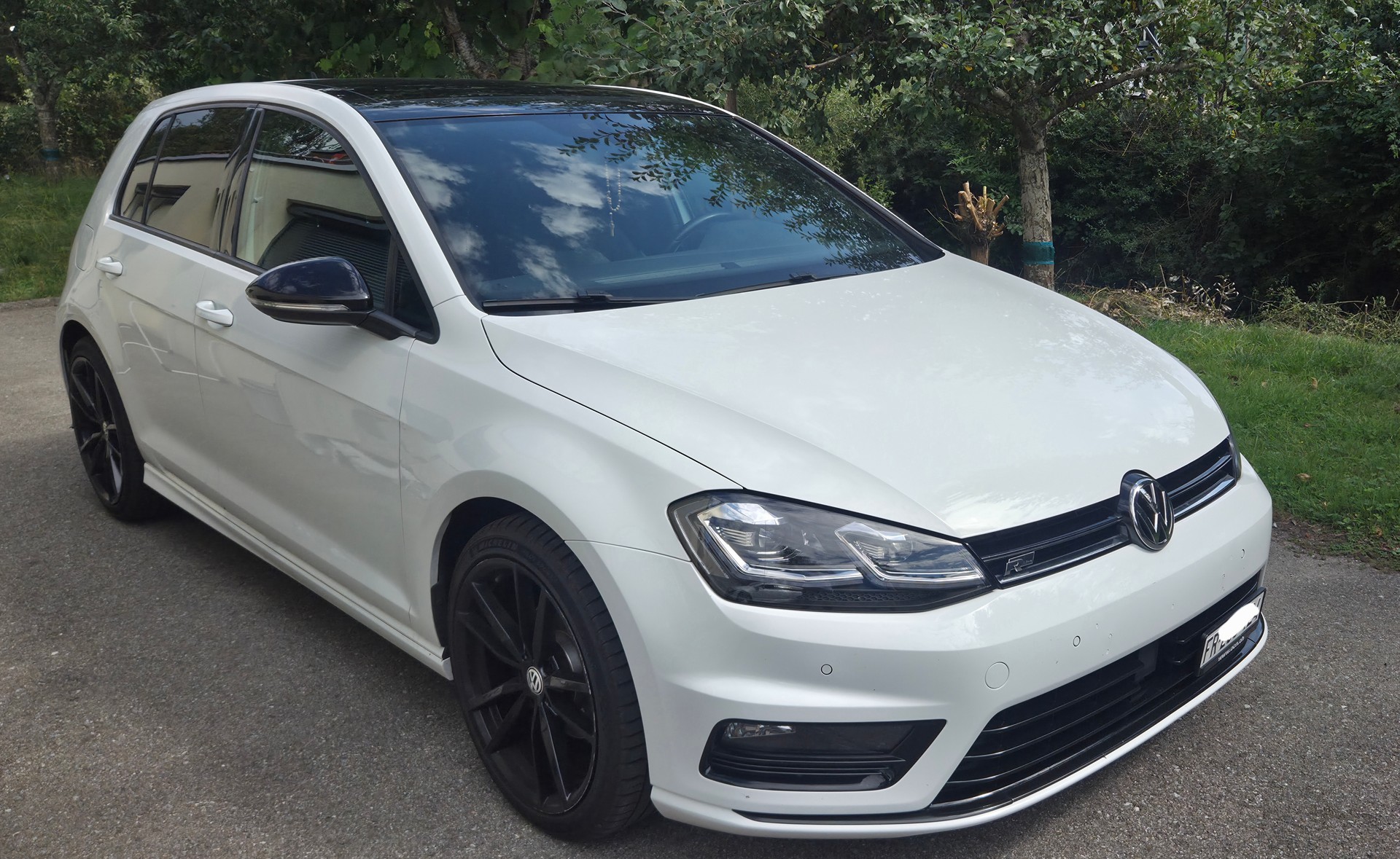 VW 1.2 TSI 105 Carat R-Line DSG7-image-0