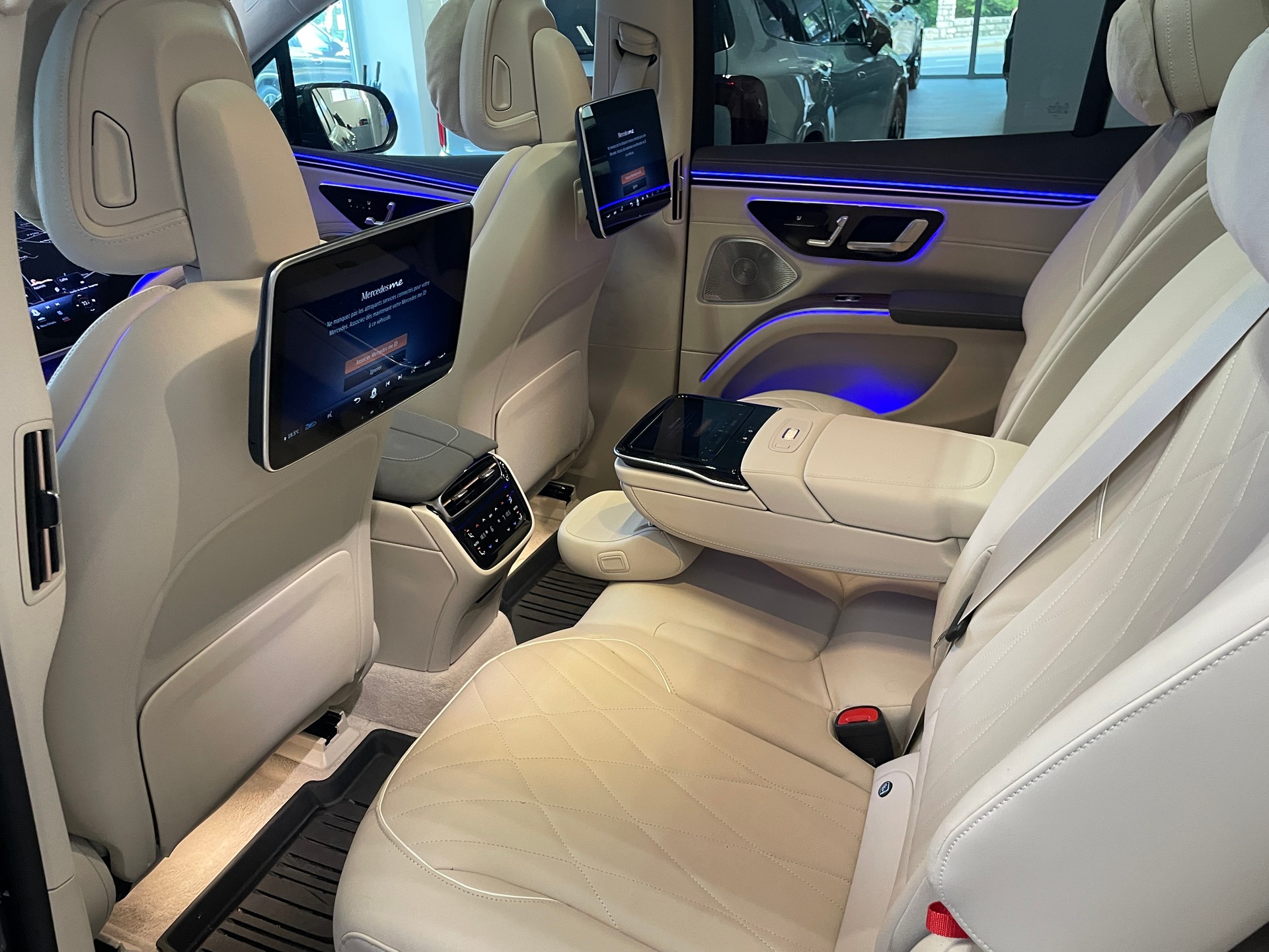MERCEDES-BENZ EQS 580 4Matic Executive Edition SUV AMG Line-image-10