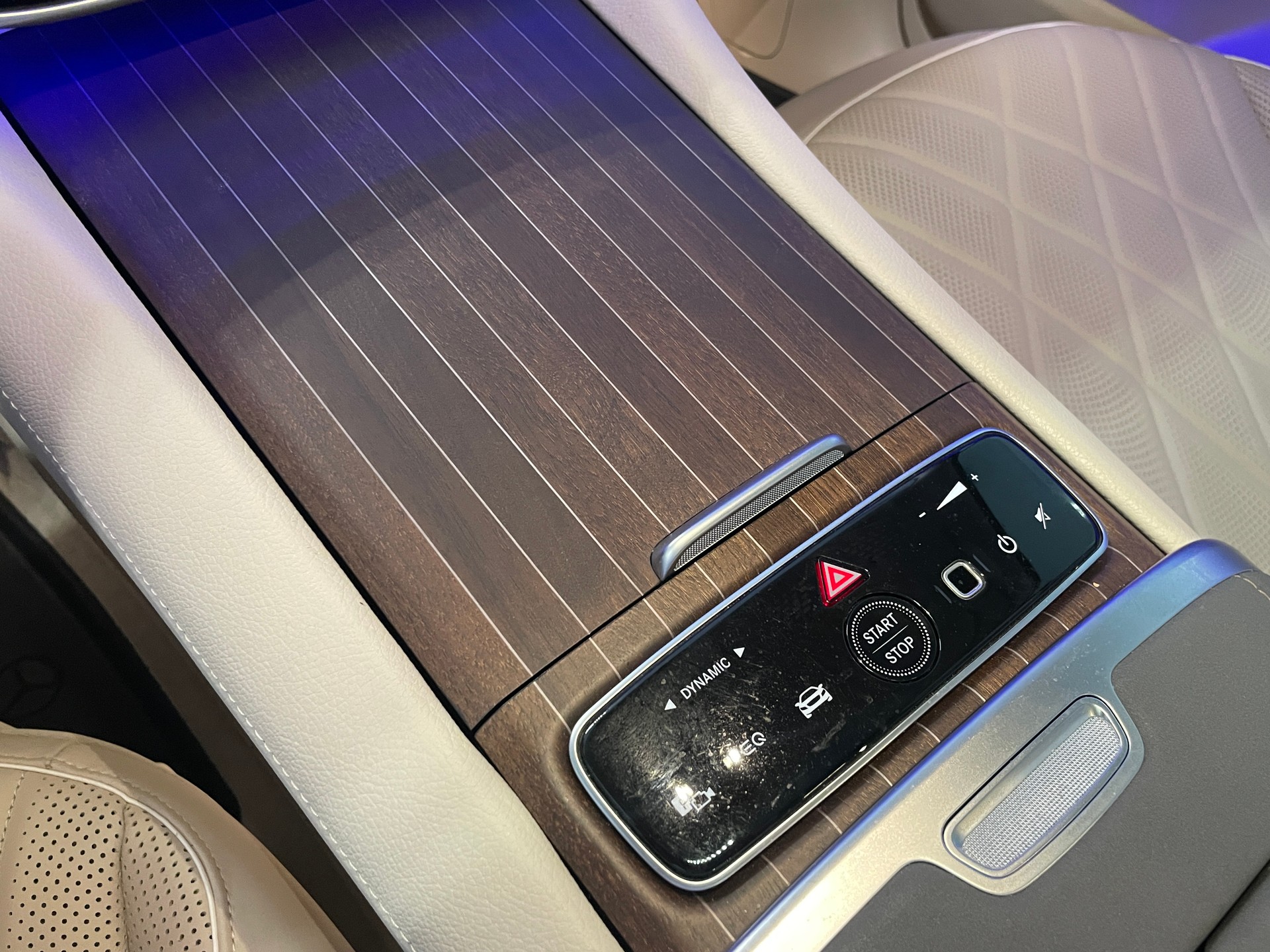 MERCEDES-BENZ EQS 580 4Matic Executive Edition SUV AMG Line-image-17