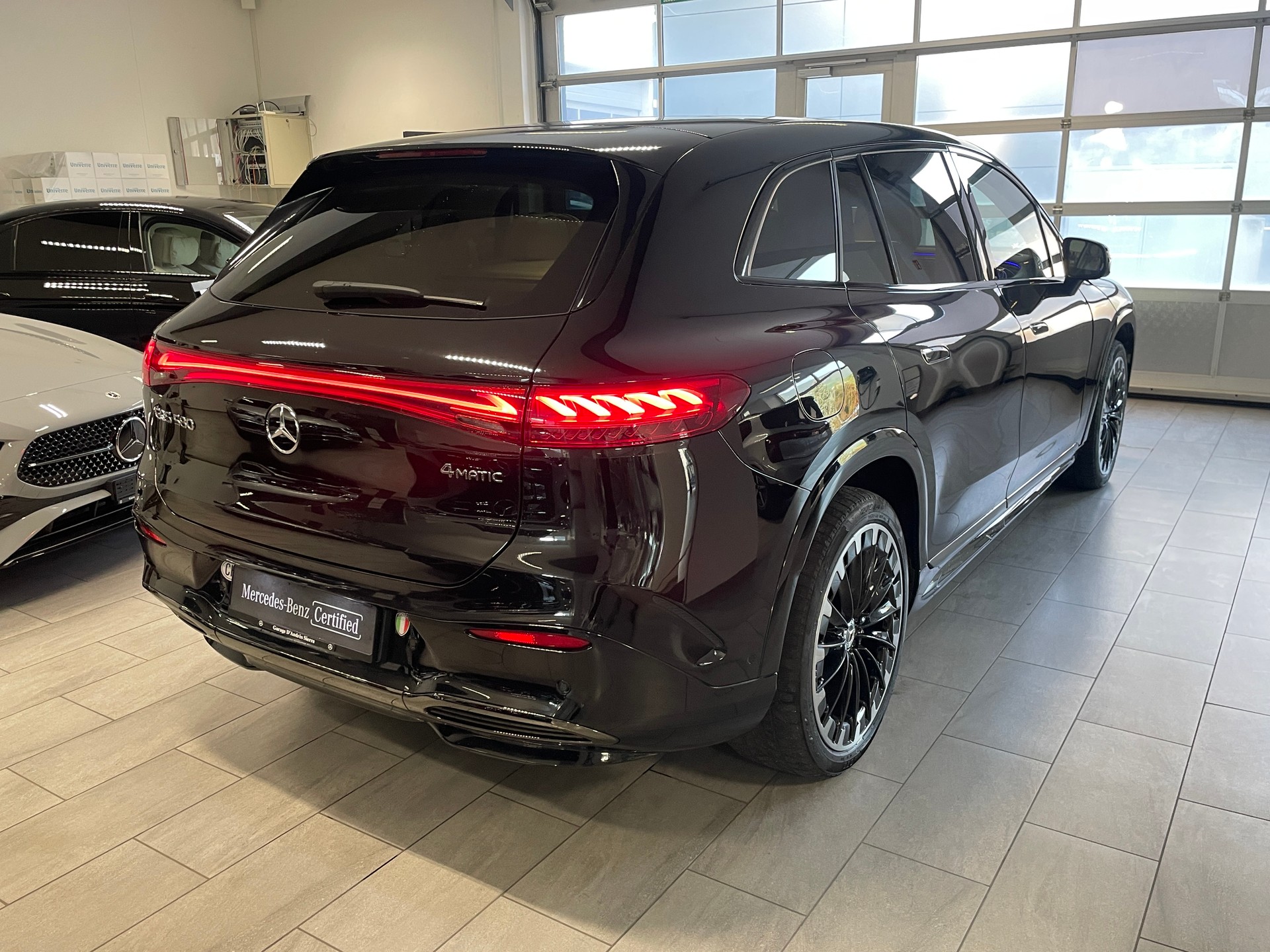 MERCEDES-BENZ EQS 580 4Matic Executive Edition SUV AMG Line-image-4
