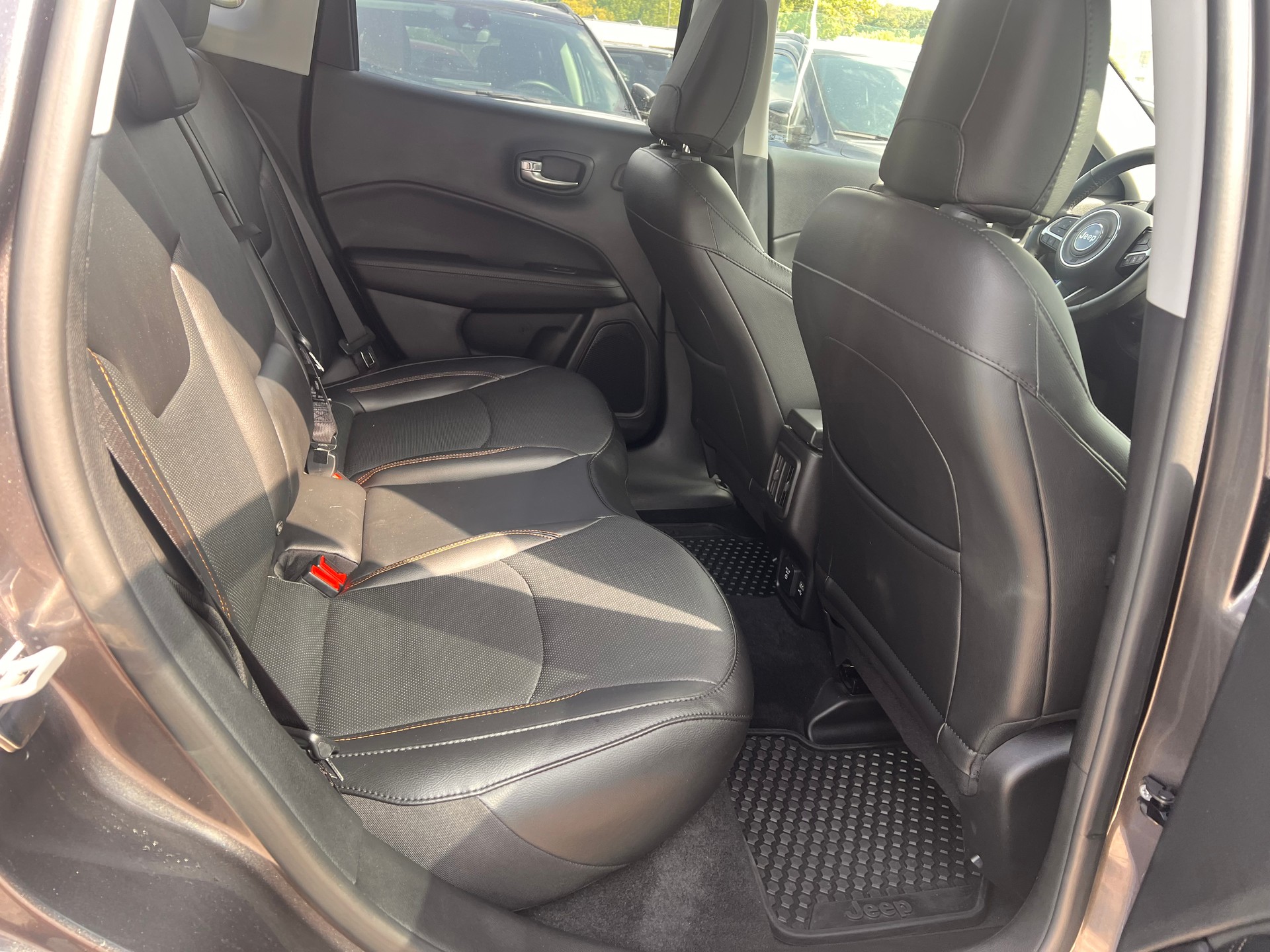 JEEP Compass 1.4 Turbo Limited AWD 9ATX-image-9