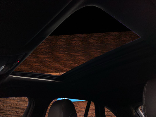 MERCEDES-BENZ EQC 400 AMG Line 4Matic-image-9