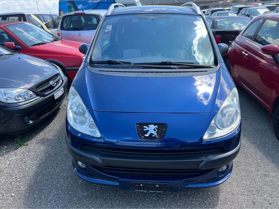 PEUGEOT 1007 1.4 Urban-image-0
