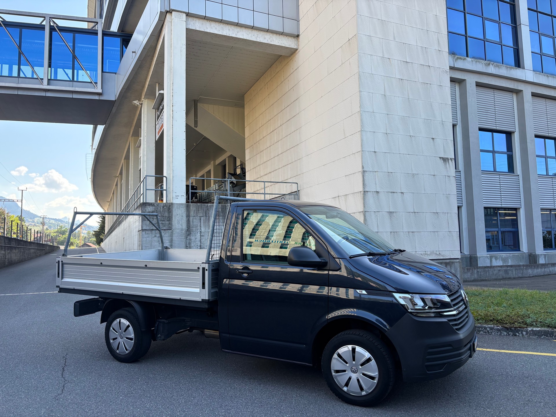 VW T6.1 2.0 TDI-image-2