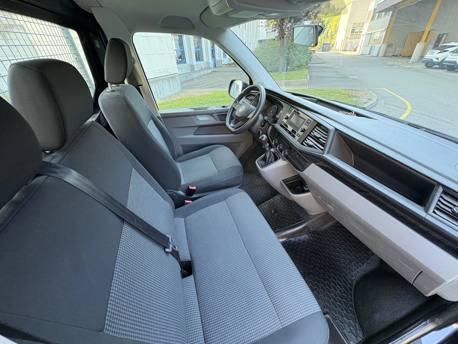 VW T6.1 2.0 TDI-image-12