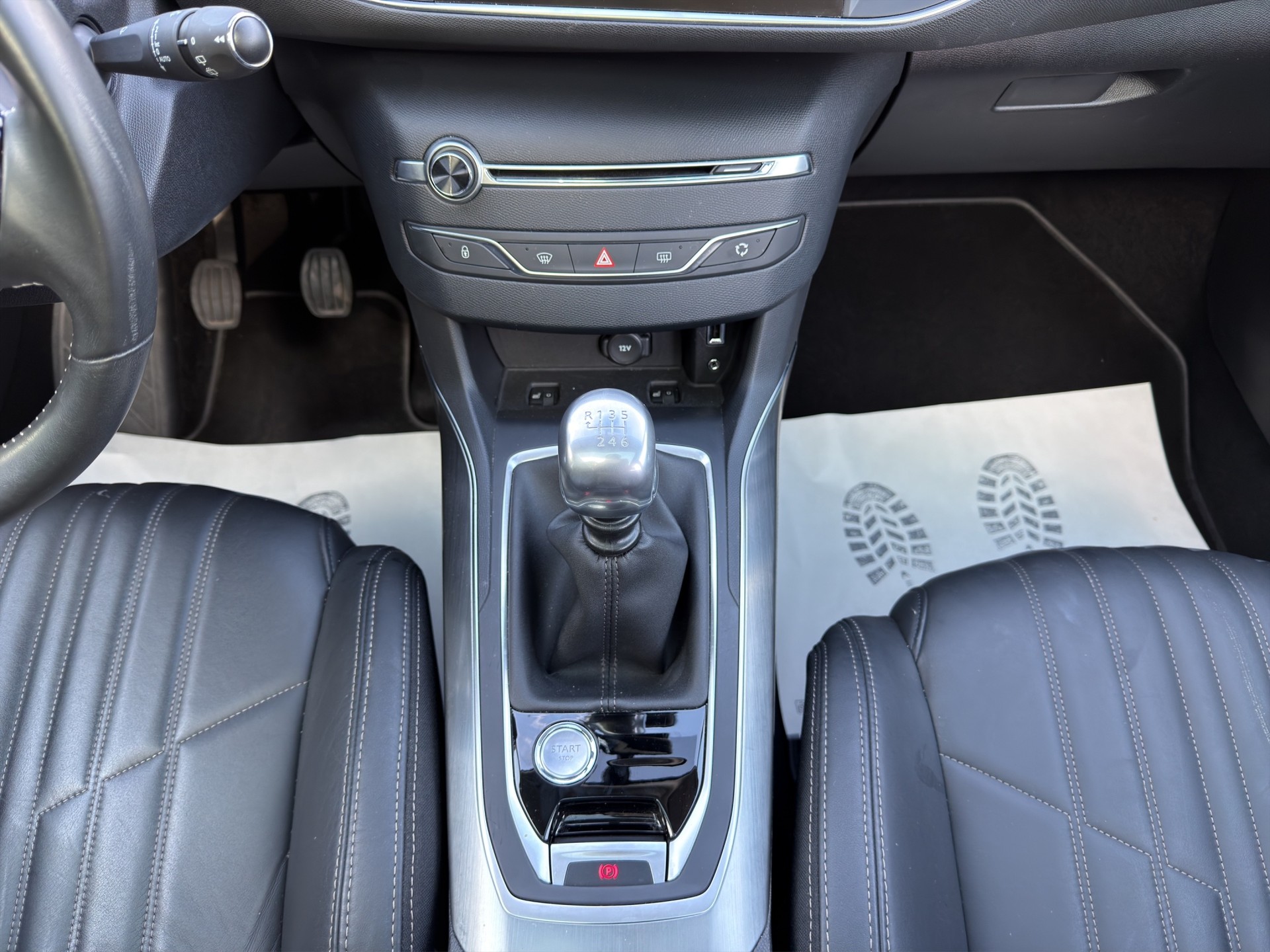 PEUGEOT 308 1.6 THP Féline-image-11