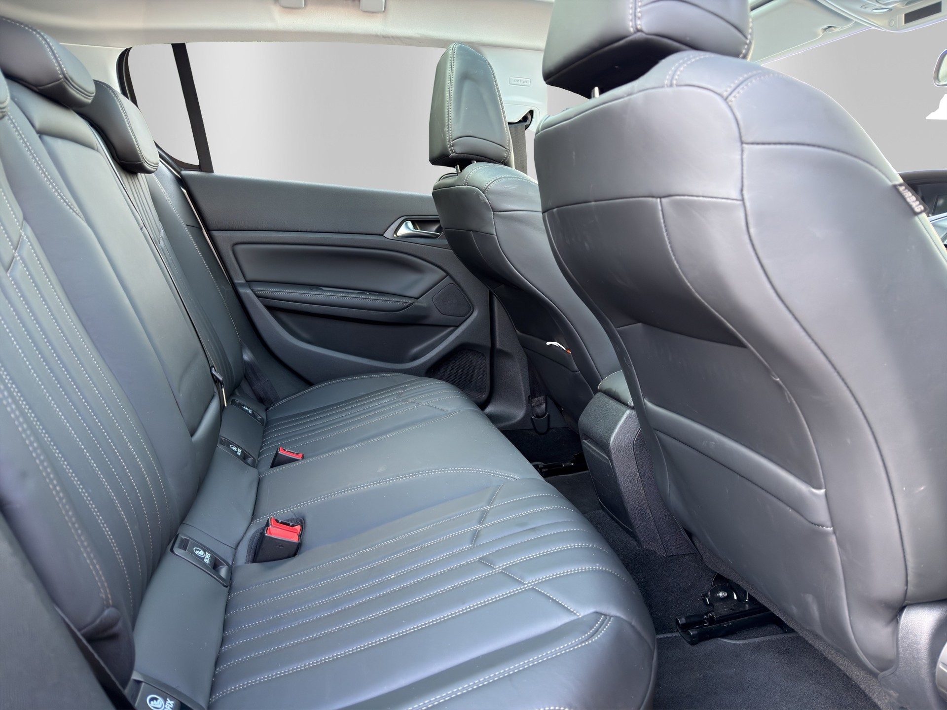 PEUGEOT 308 1.6 THP Féline-image-14