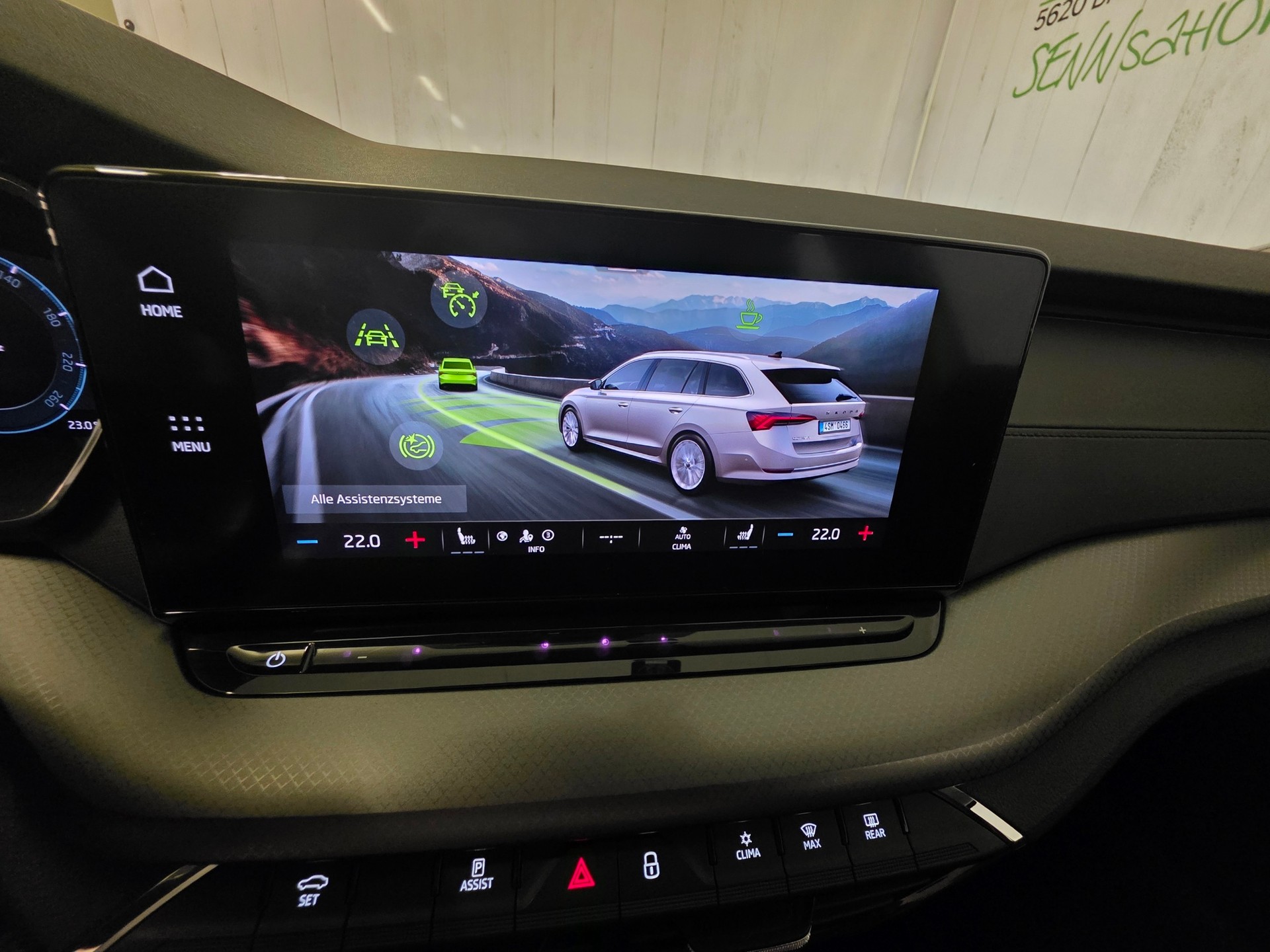 SKODA Octavia Combi 2.0 TDI DSG Ambition-image-15