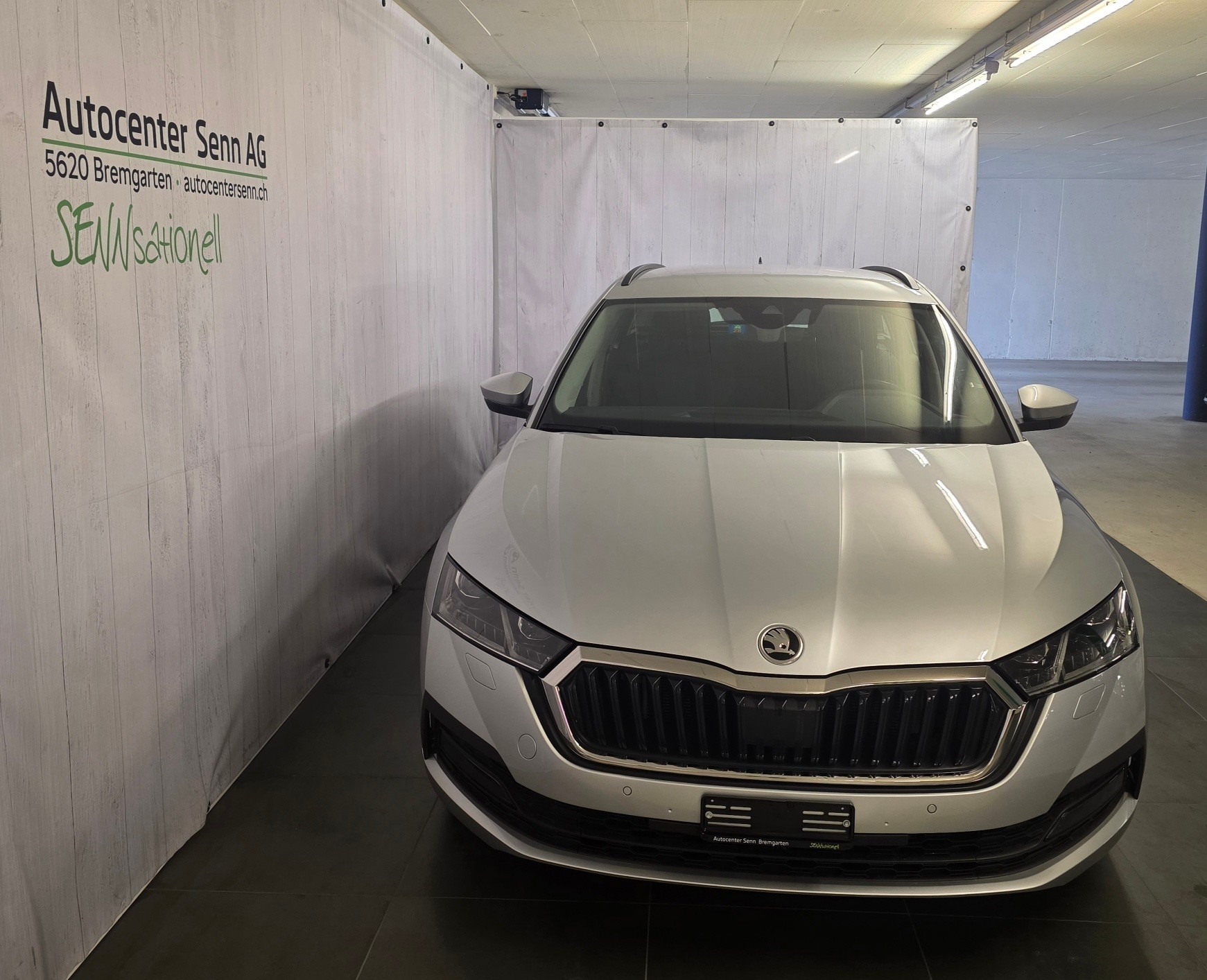 SKODA Octavia Combi 2.0 TDI DSG Ambition-showroom-element-1
