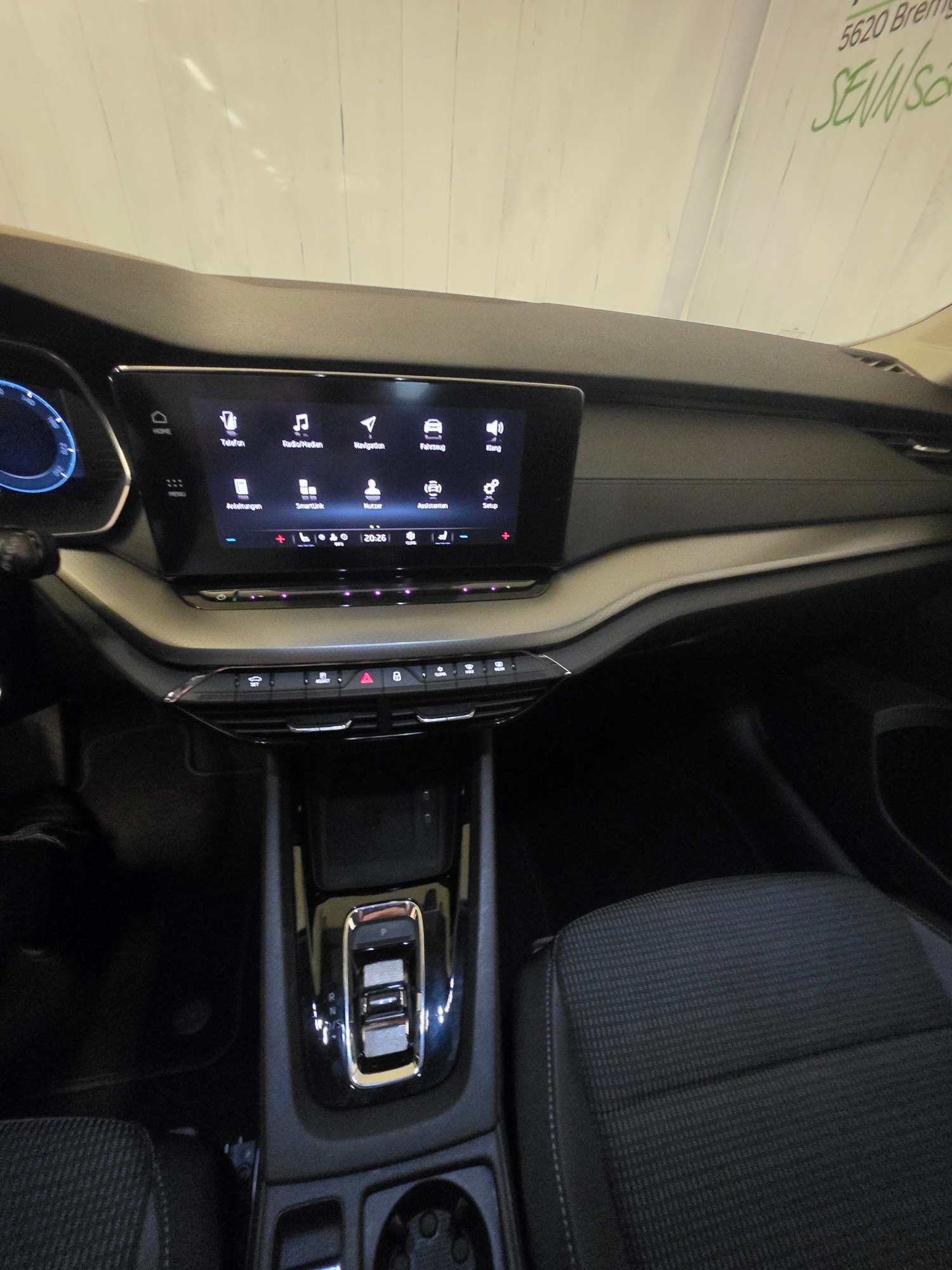 SKODA Octavia Combi 2.0 TDI DSG Ambition-image-12