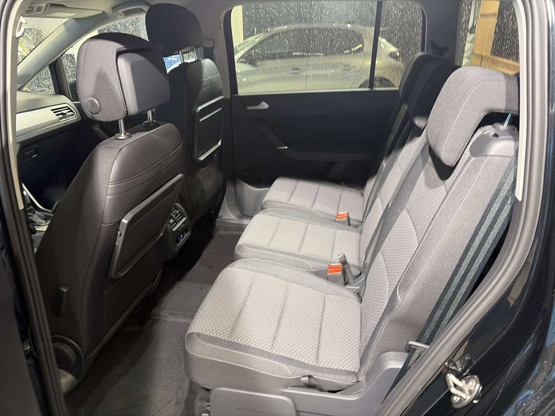 VW Touran 1.5 TSi EVO Comfortline Edition DSG-Automat 7-Plätzer-image-6