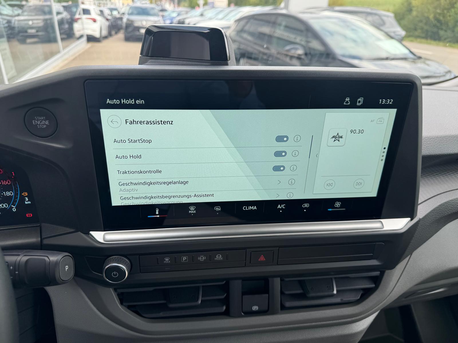 VW Transporter 2.0 TDI Automat-image-11