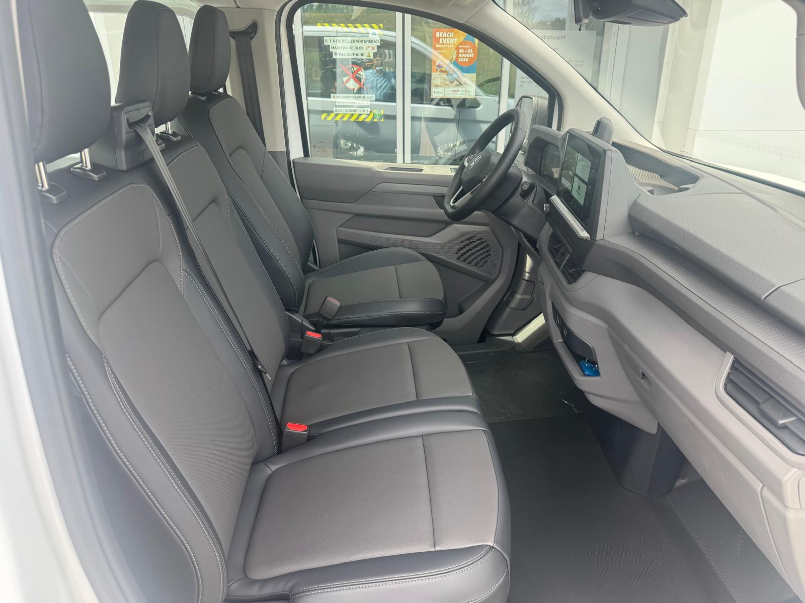 VW Transporter 2.0 TDI Automat-image-2