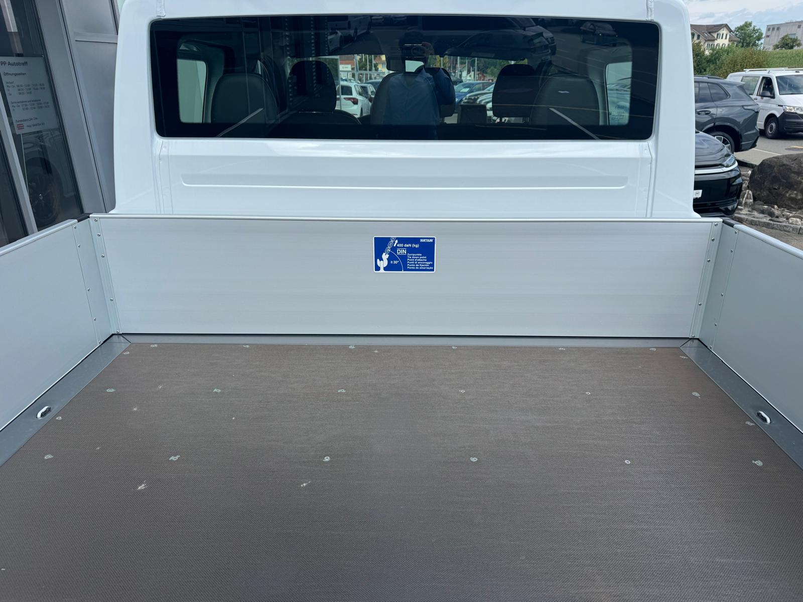 VW Transporter 2.0 TDI Automat-image-6