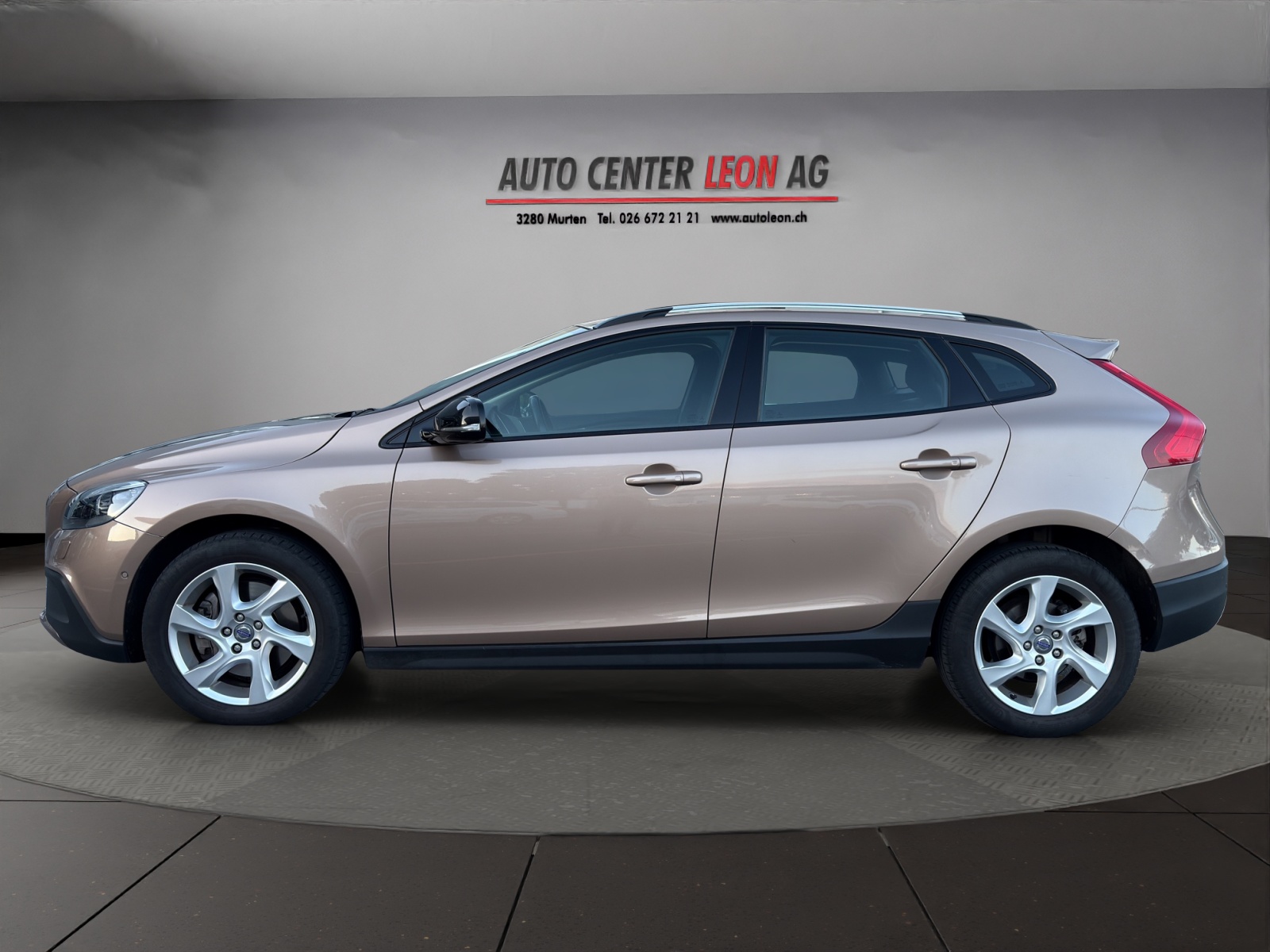 VOLVO V40 Cross Country D3 Momentum Geartronic-showroom-element-2