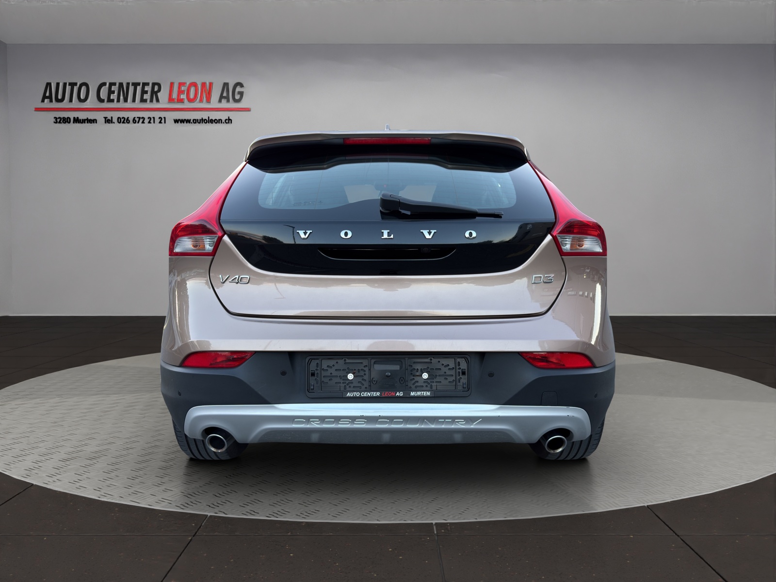 VOLVO V40 Cross Country D3 Momentum Geartronic-image-4