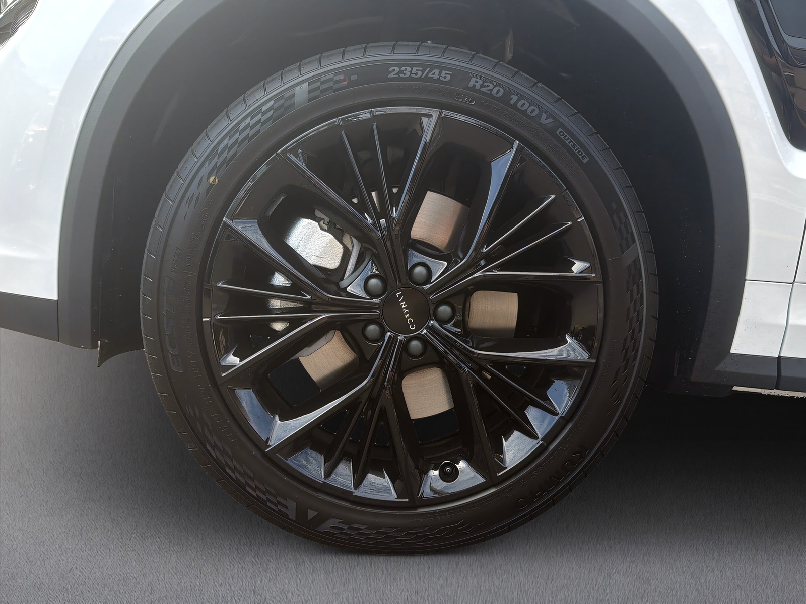 LYNK & CO 01 1.5 PHEV More-image-23