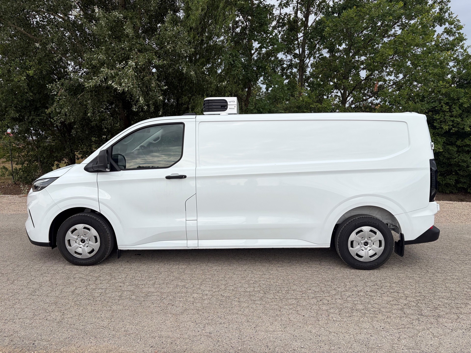 FORD L2H1 4x4 Aut 170Ps mit Carrier TK Kühlausbau und Ahk 2.8to