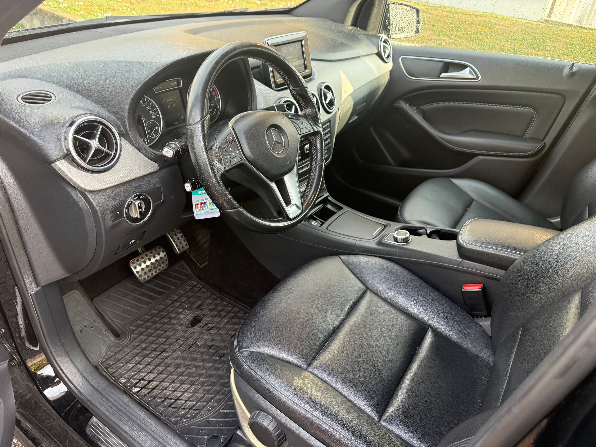 MERCEDES-BENZ B 220 4Matic 7G-DCT-image-11
