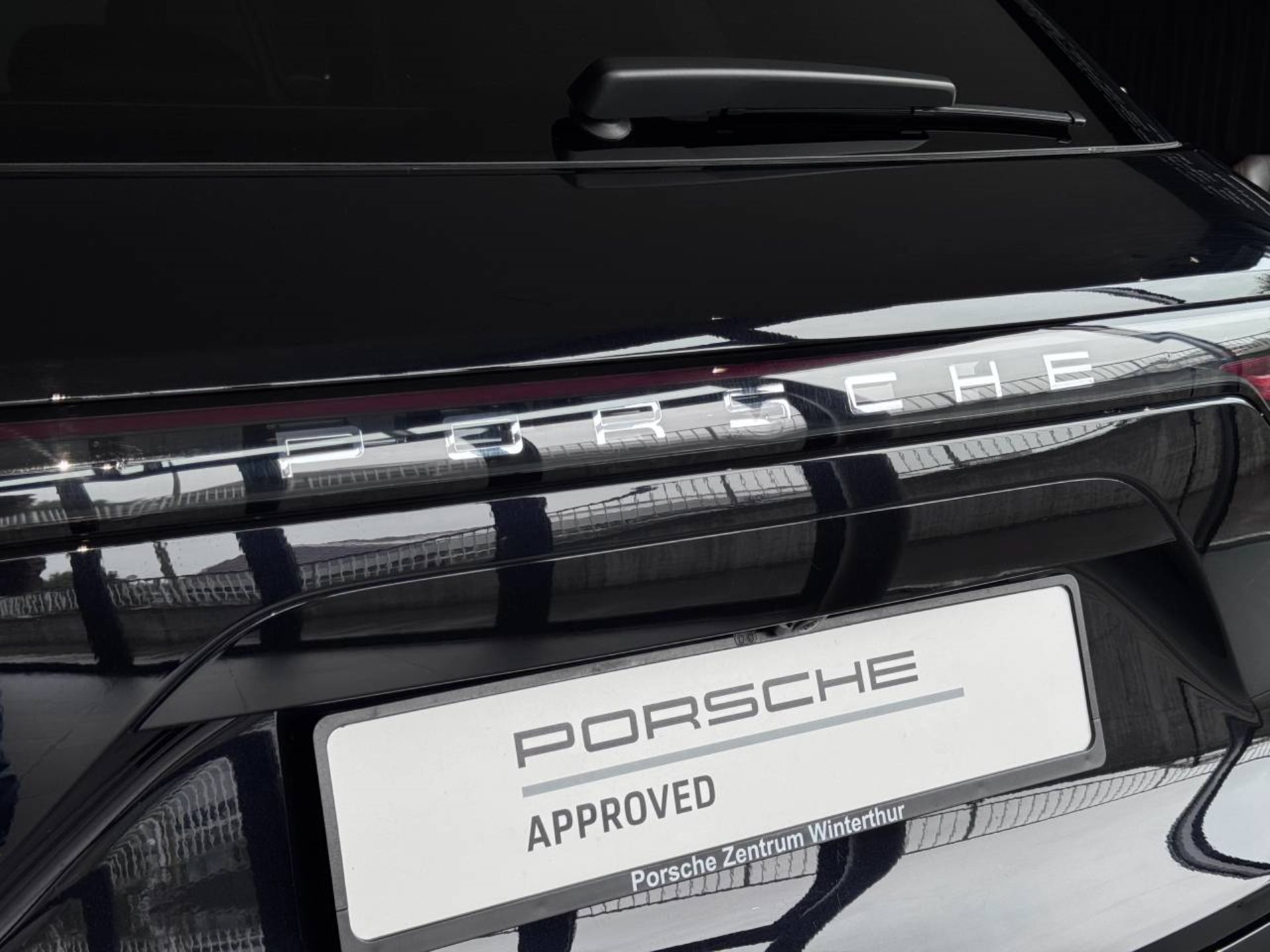 PORSCHE Cayenne Turbo-image-29