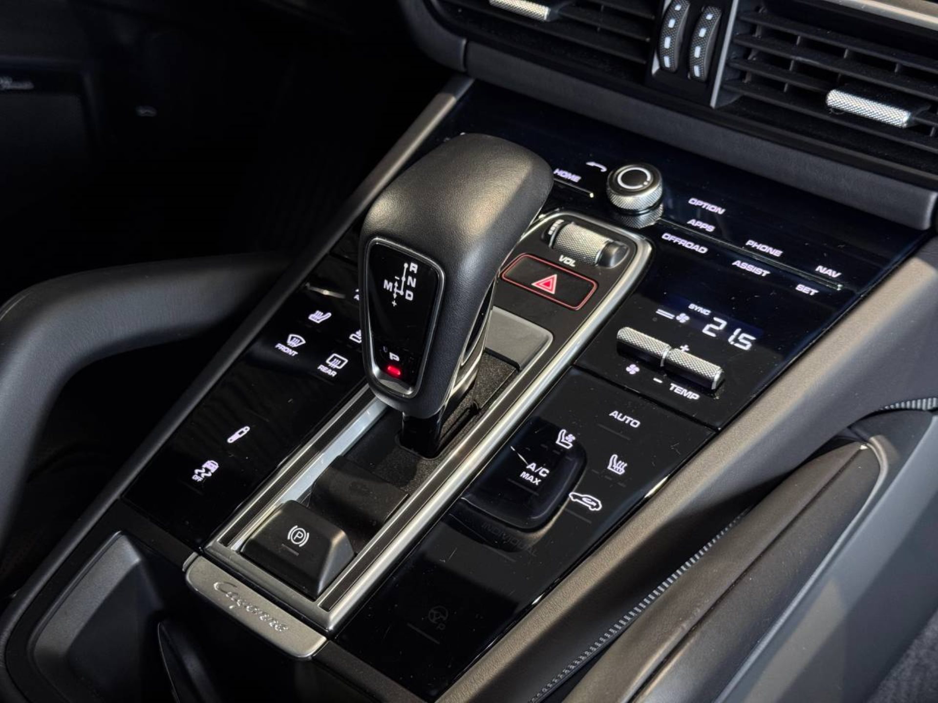 PORSCHE Cayenne Turbo-image-22