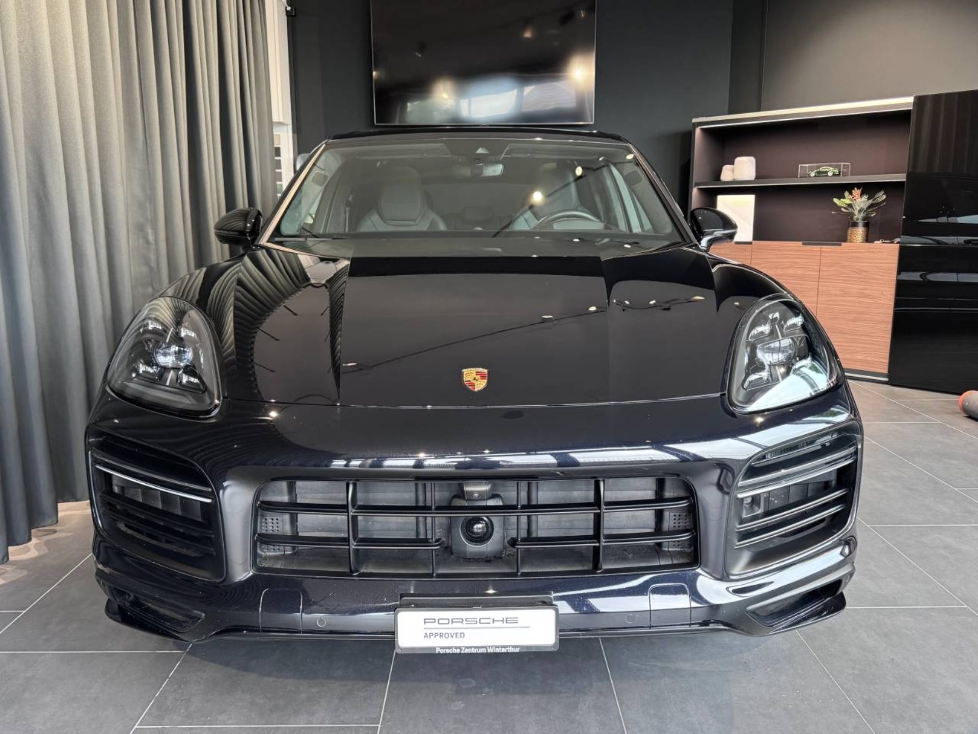 PORSCHE Cayenne Turbo-image-8