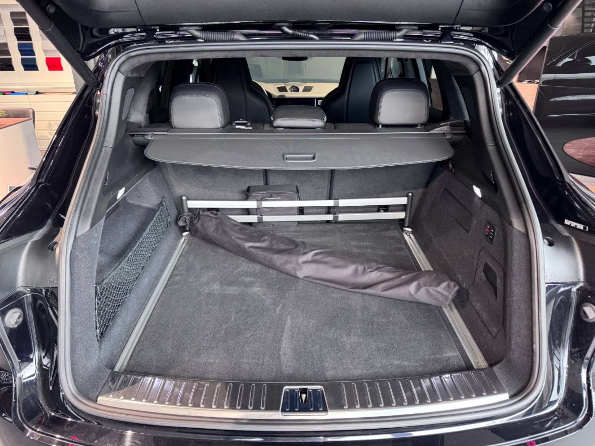 PORSCHE Cayenne Turbo-image-27