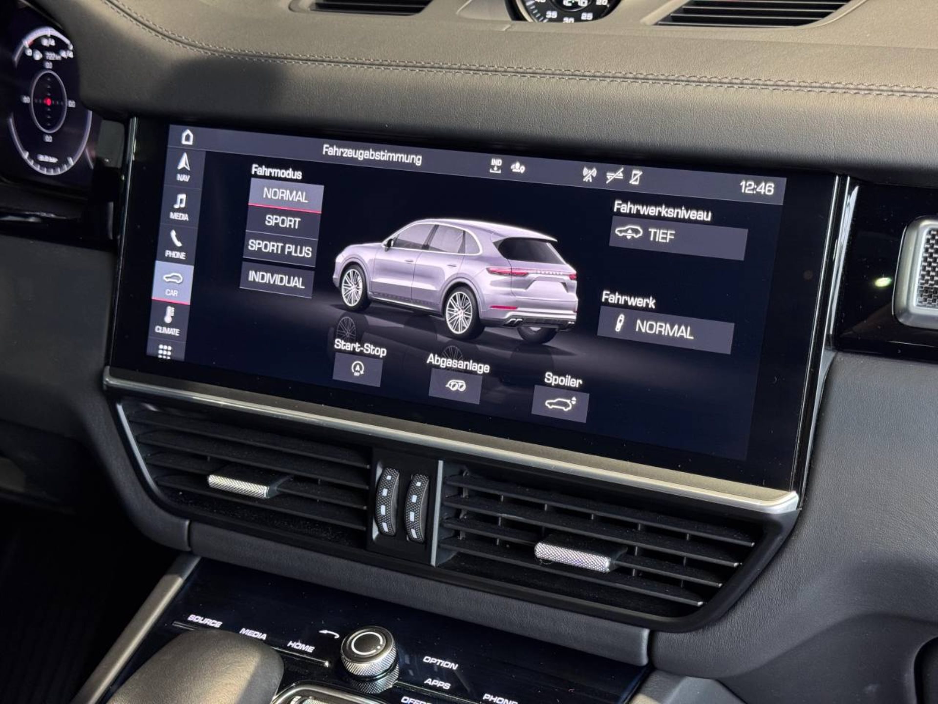 PORSCHE Cayenne Turbo-image-14