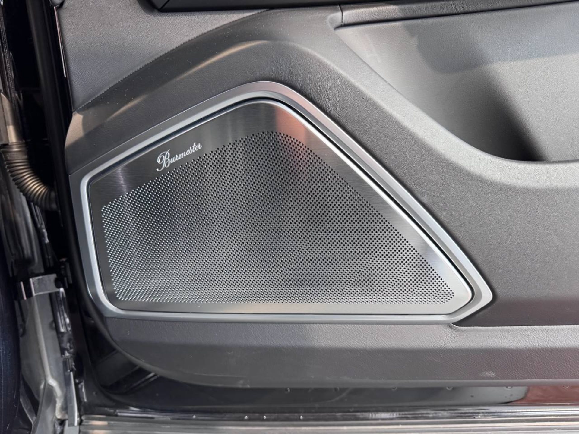PORSCHE Cayenne Turbo-image-19