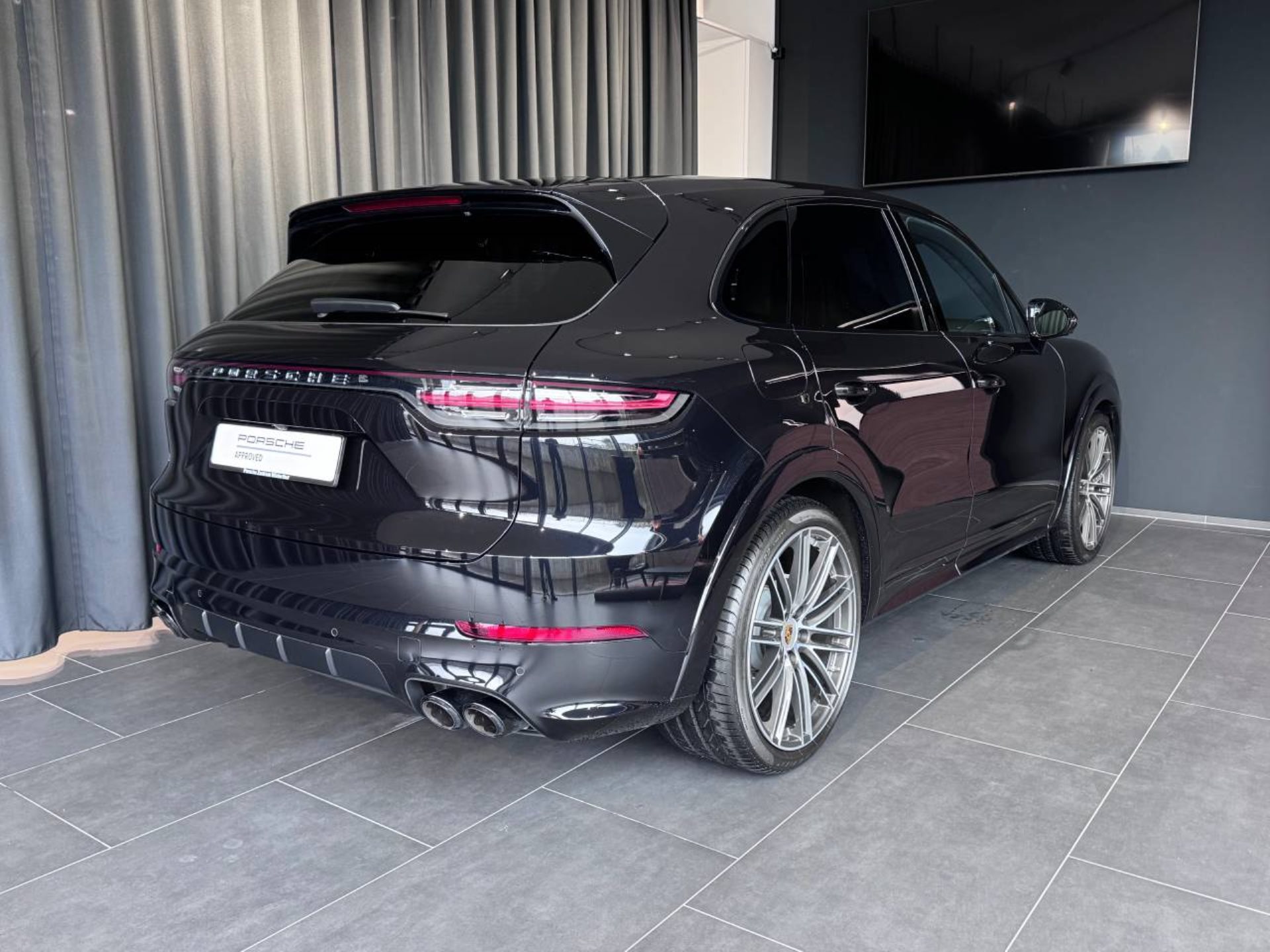PORSCHE Cayenne Turbo-image-6