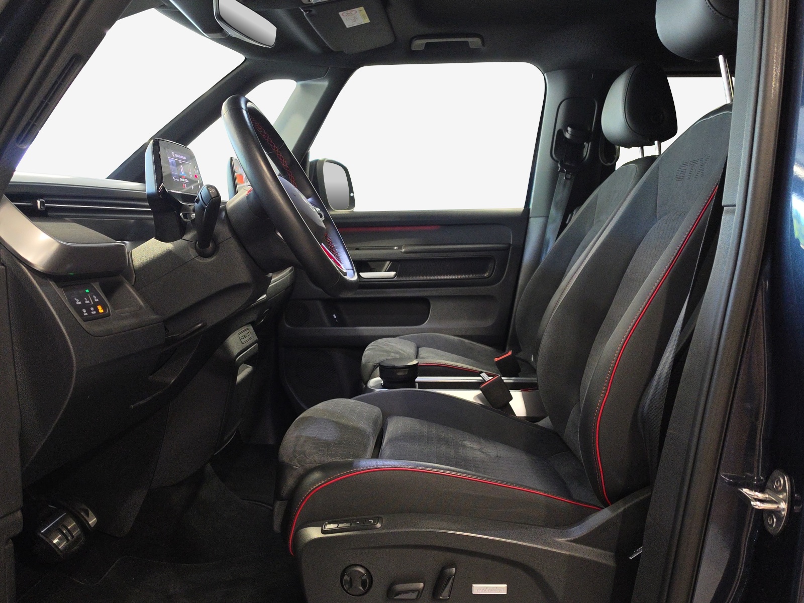 VW ID.Buzz LWB GTX 4 Motion-image-7