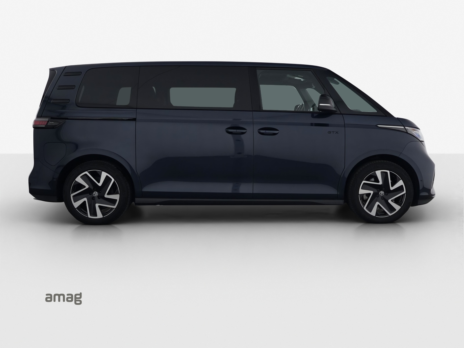 VW ID.Buzz LWB GTX 4 Motion-image-4