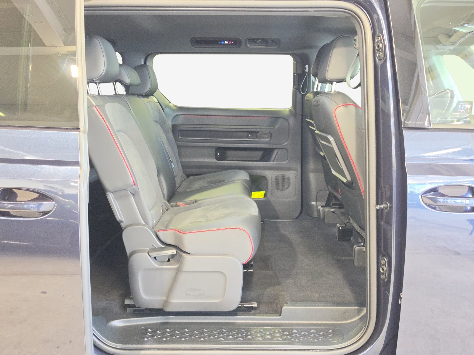 VW ID.Buzz LWB GTX 4 Motion-image-14