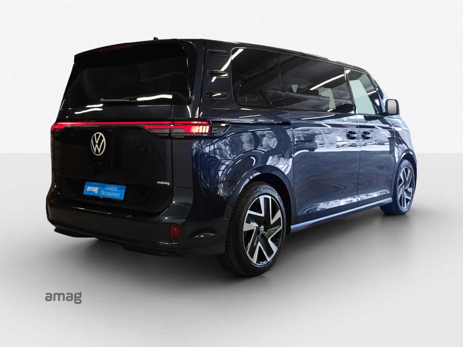 VW ID.Buzz LWB GTX 4 Motion-image-4