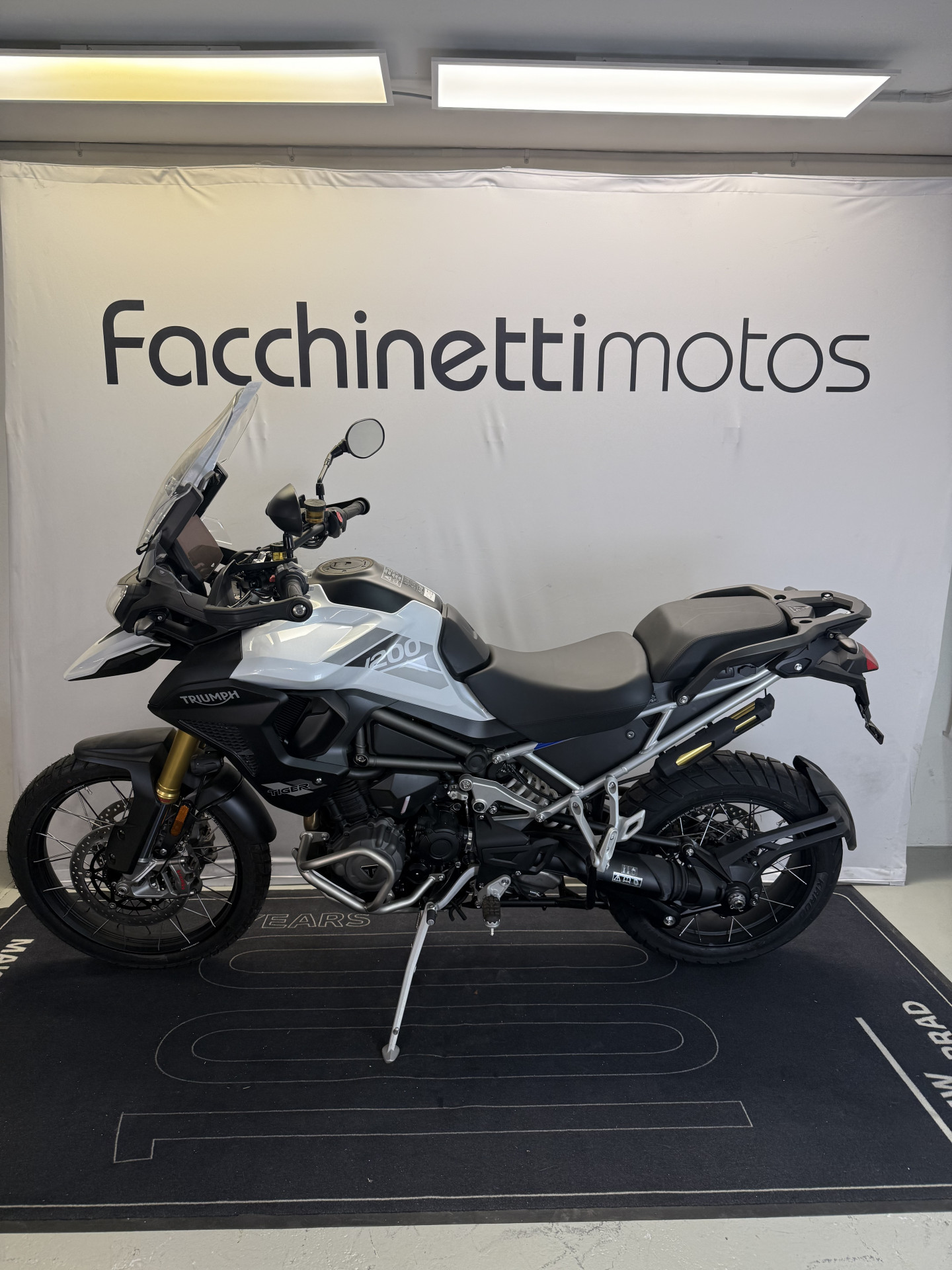 TRIUMPH Tiger 1200 Rally Pro-showroom-element-2