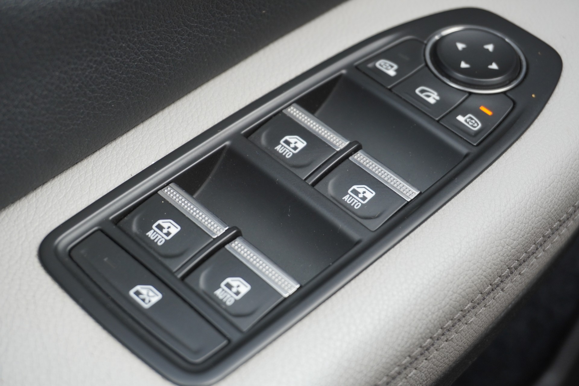 RENAULT Mégane E-TECH EV60 Iconic-image-35